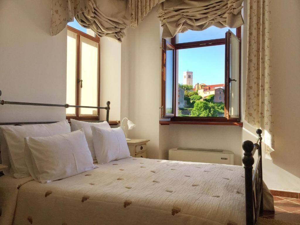 Palazzo Angelica B&B Adults Only Oprtalj Rom bilde